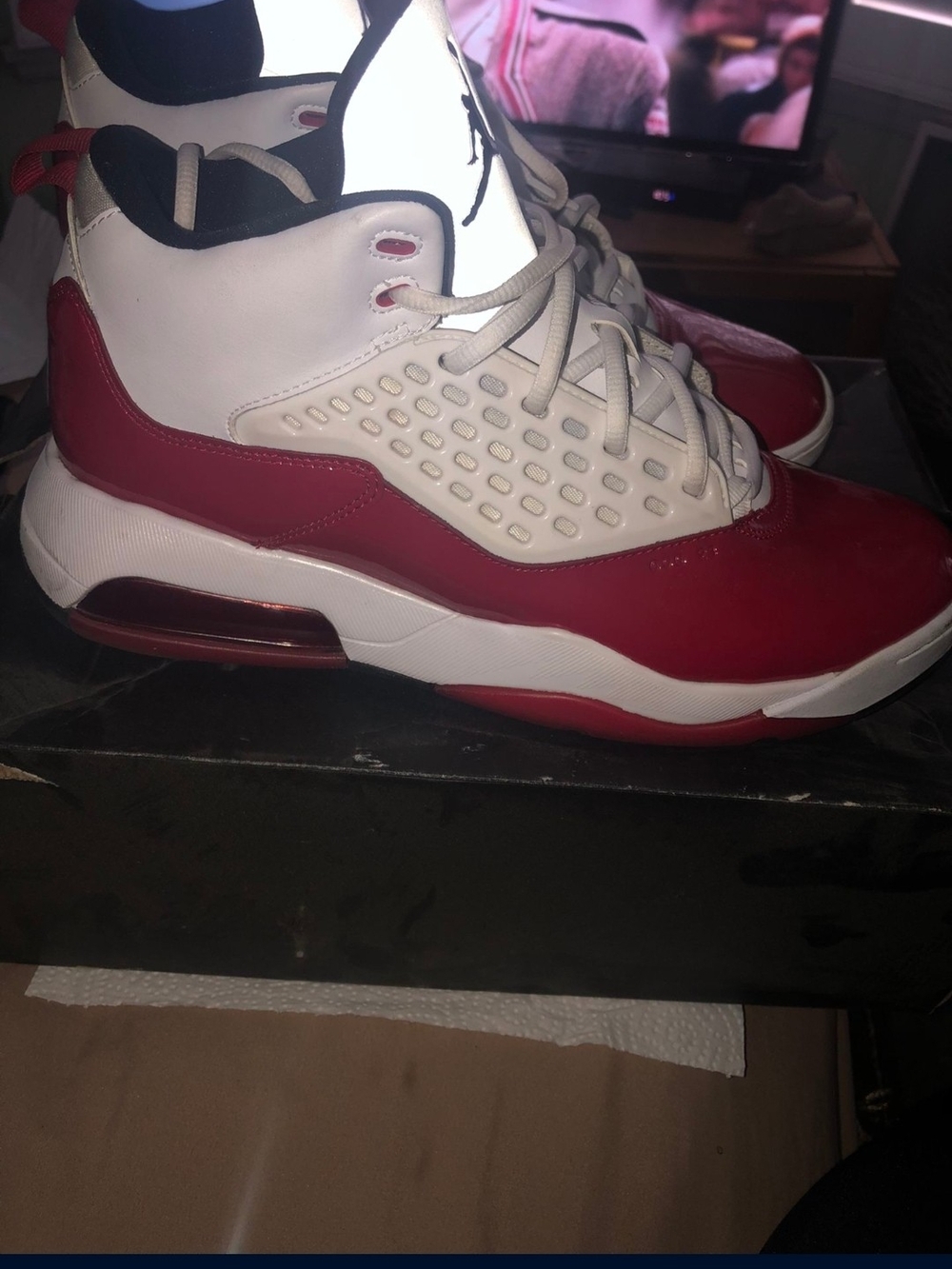Jordan Maxin 200 White/Black-Gym Red Shoe Box Label